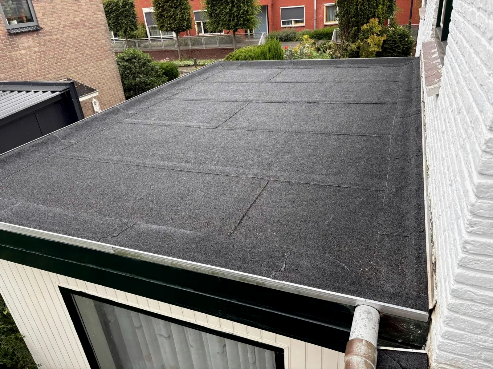 Uitbouw met nieuwe daktrim